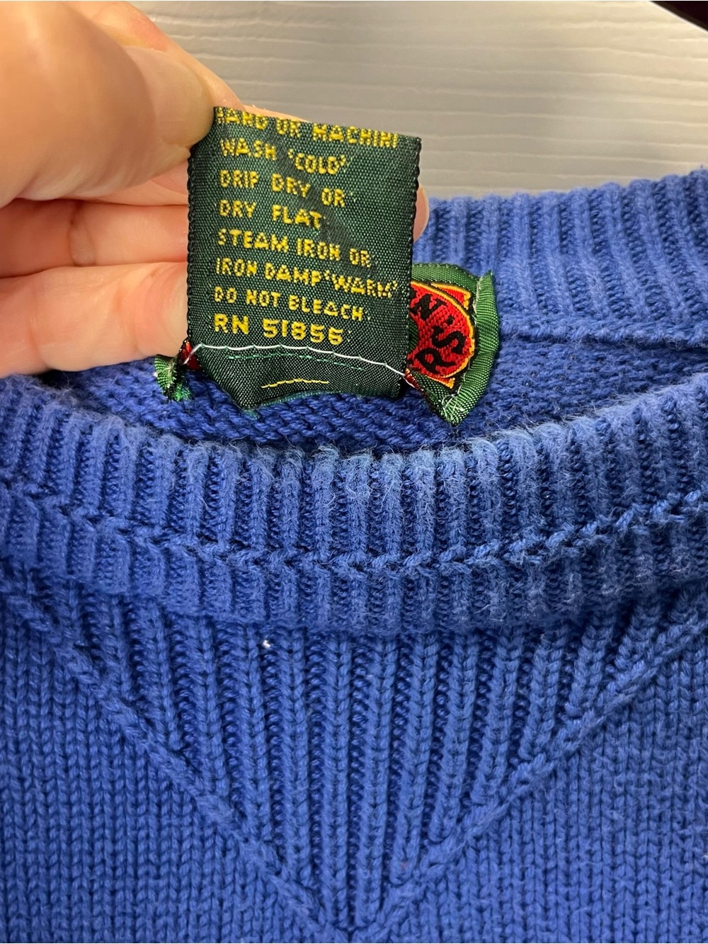 Boston Traders VTG Men Blue Crewneck Sweater with Embroidered Crest Size Medium - Picture 3 of 13